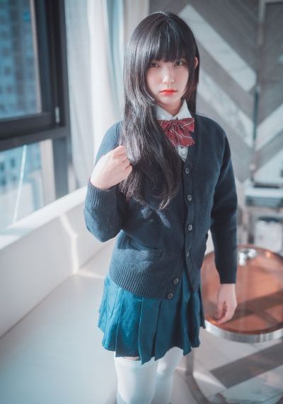 丰满的女教师