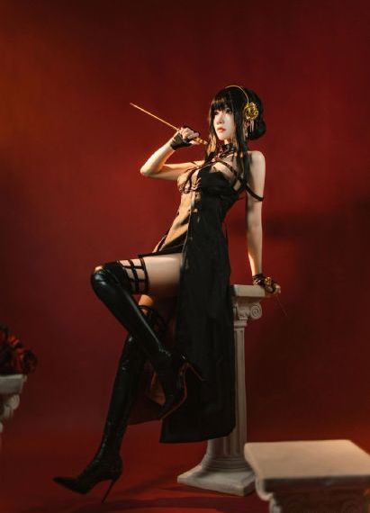 受欺辱的新任女教师