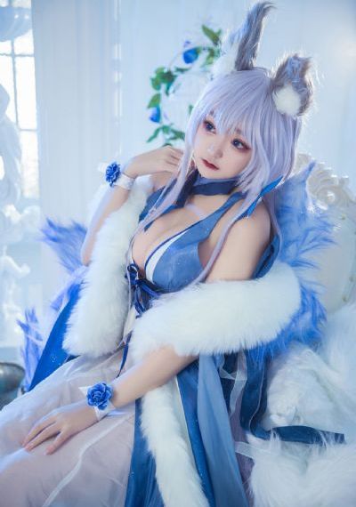 抖胸舞蹈