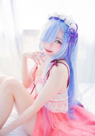 韩剧《她很漂亮》